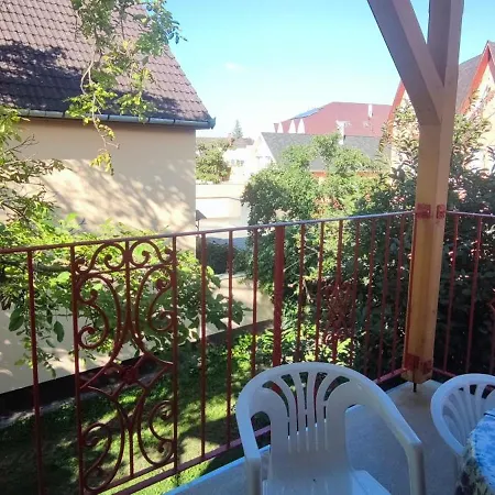 Fecskefeszek Nyaralohaz