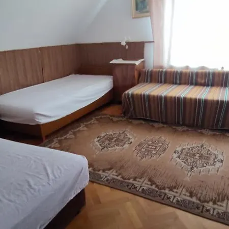 Case de vacanță Fecskefeszek Nyaralohaz *
