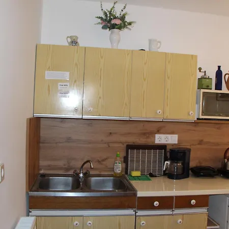 Fecskefeszek Nyaralohaz بيت للعطل