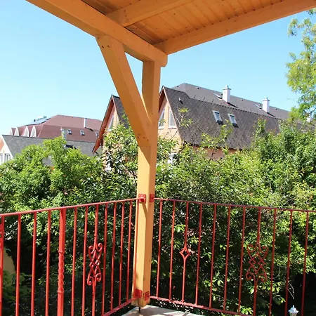 Fecskefeszek Nyaralohaz