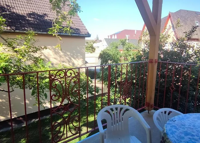 Fecskefeszek Nyaralohaz