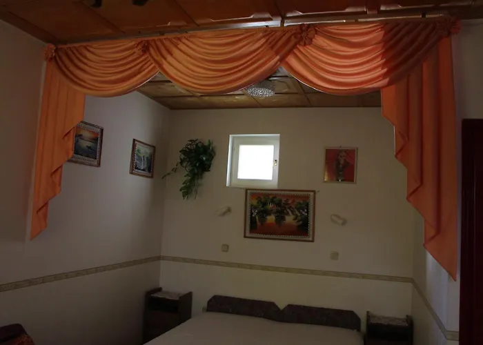 Fecskefeszek Nyaralohaz