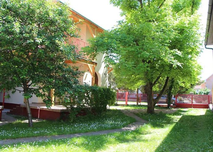 Fecskefeszek Nyaralohaz Casa vacanze *