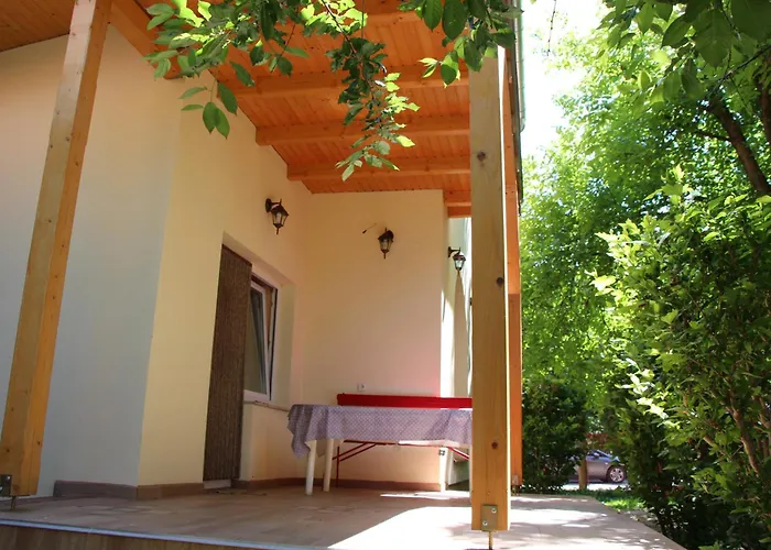 Fecskefeszek Nyaralohaz Hajdúszoboszló