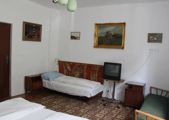 Fecskefeszek Nyaralohaz *